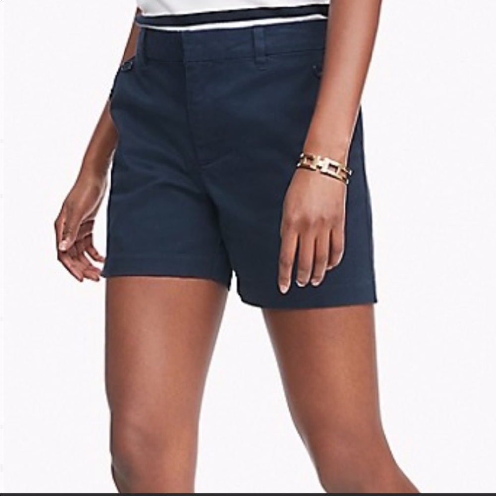 🌺Tommy Hilfiger essential shorts in navy